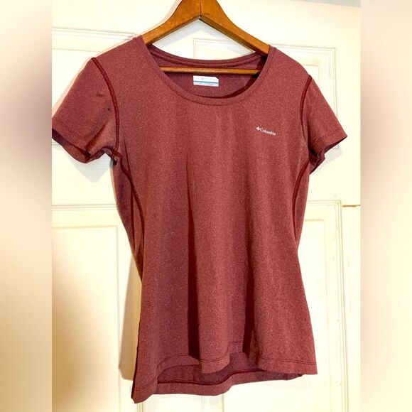 Columbia, short sleeve T-shirt, women’s cut, great condition, size small - Picture 1 of 4